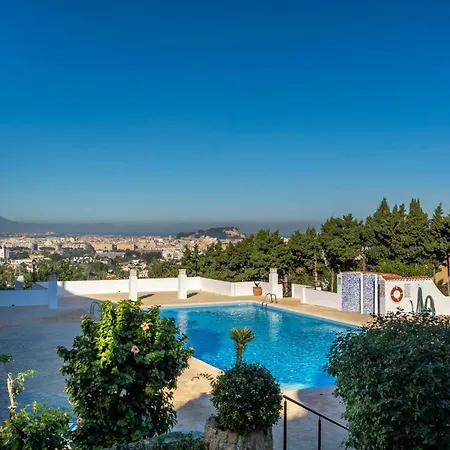 Awesome In With Swimming Pool بيت للعطل *