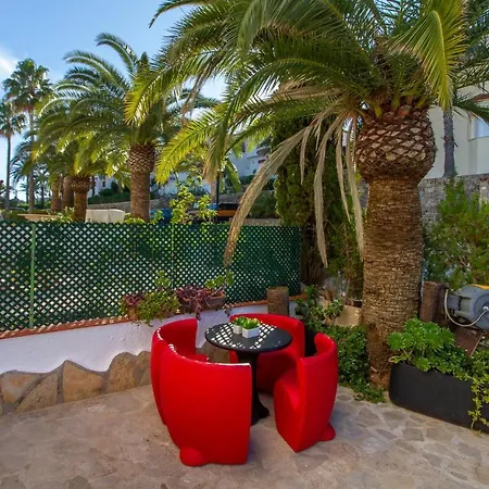 Hébergement de vacances Awesome In With Swimming Pool *